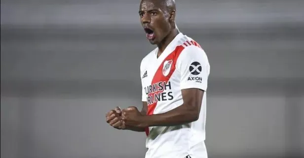 Transfere hız veren Fenerbahçe Uruguaylı yıldız De La Cruz ile masaya oturdu