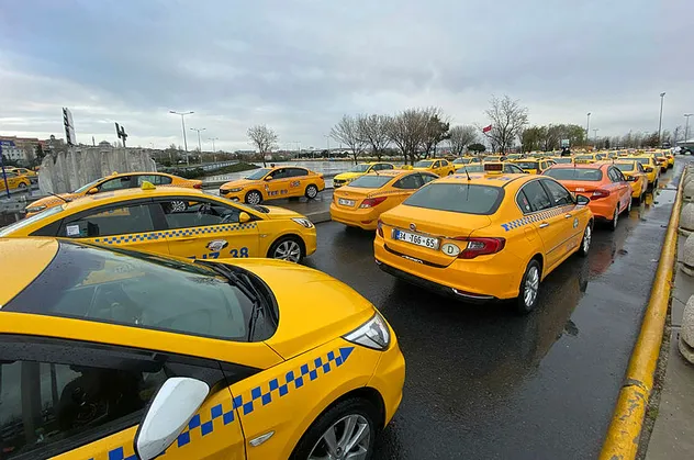Yenikapı'da taksi kuyruğu! Hepsi oraya akın etti