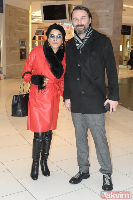 Danla Bilic gönlünü ünlü rapçi Çakal’a kaptırdı! Dudak dudağa pozları sosyal medyaya damga vurdu! “Diğer yarım...” - 32