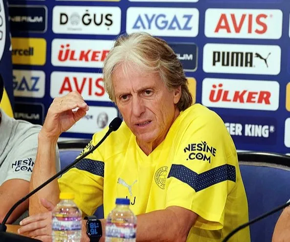 fenerbahce-teknik-direktoru-jorge-jesus-ve-oyunculari-aciklamalarda-bulundu-1661457197227.jpg