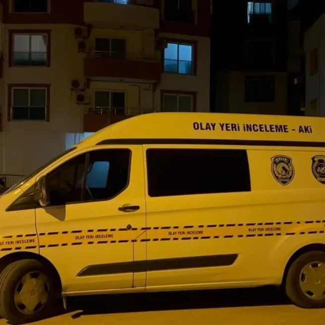 Barışma bahanesiyle gelip dehşet saçtı: Eski eşini öldürdü, oğlunu vurup intihar etti
