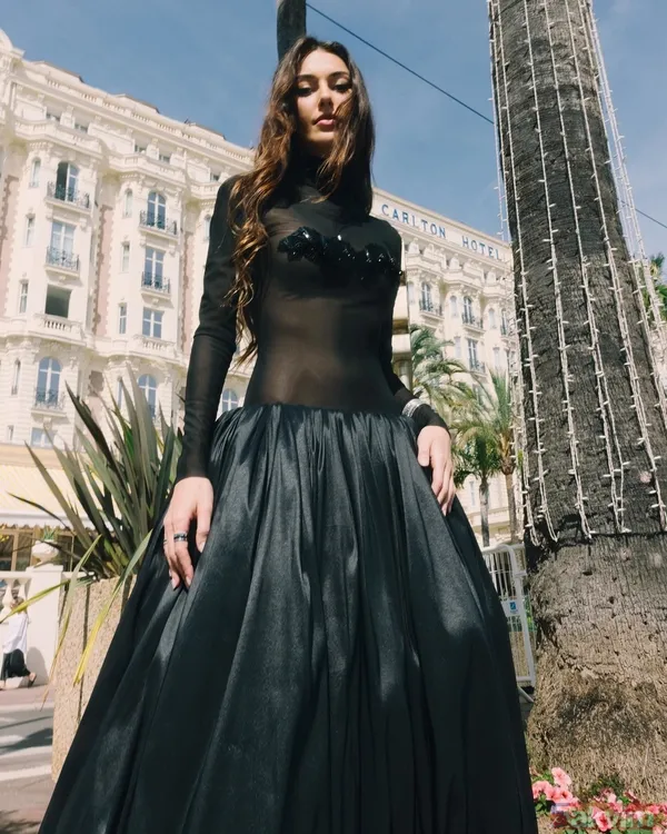 Cannes'a giden Dilan Çiçek Deniz’in transparan tarzı sosyal medyaya damga vurdu! Eleştiriler peş peşe geldi: Çıplaklık şıklık mı? - 10