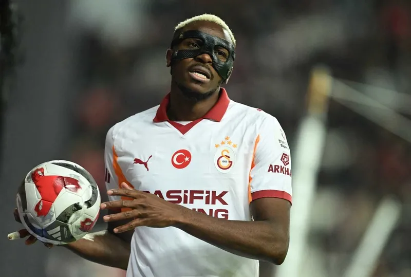 galatasarayda-4-eksik-trabzonspor-maci-oncesi-dondu-1767294440521.jpeg Victor Osimhen (Takvim Foto Arşiv)