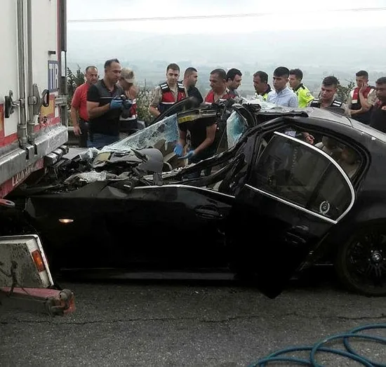 Osmaniye'de feci kaza! Otomobil TIR'a arkadan çarptı: 2 ölü-2