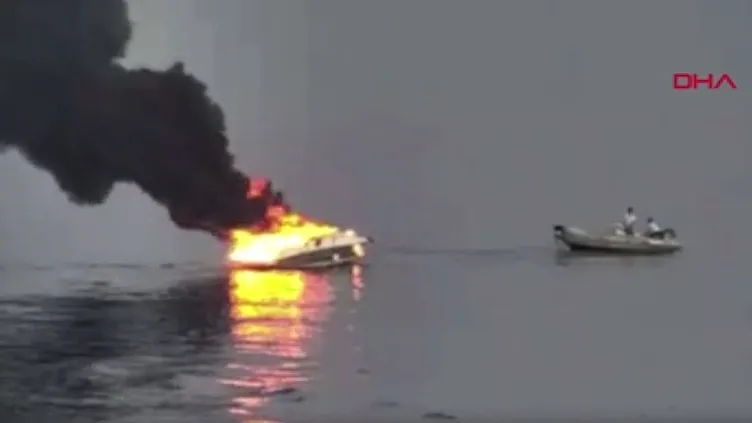 İstanbul Ataköy'de korkutan tekne yangını: Çok sayıda ekip olay yerine intikal etti
