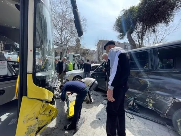 Bakımsız İETT otobüsleri tehlike saçmaya devam ediyor! Beyoğlu’nda freni patlayan İETT otobüsü 4 araca çarptı-2