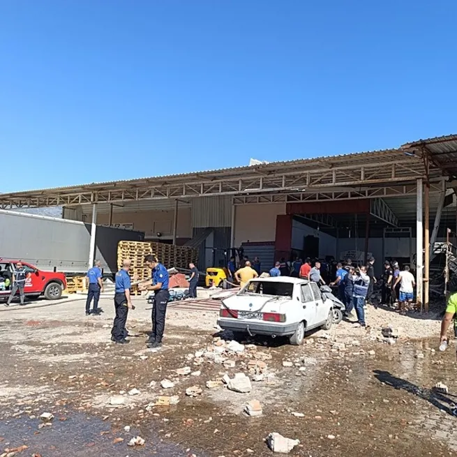 Antalyada sebze halinde patlama: Ölü ve yaralılar var