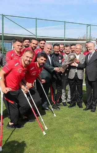 Ampute Milli Takımımız, TFF Başkanı Büyükekşi'nin konuğu olarak Riva'ya gitti
