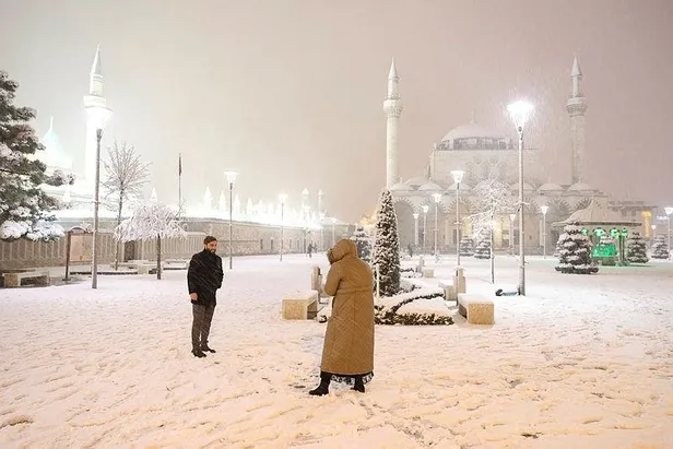 1639873666885.jpeg Gönüllerin şehri Konya beyaza bürününce ortaya kartpostallık görüntüler çıktı-3