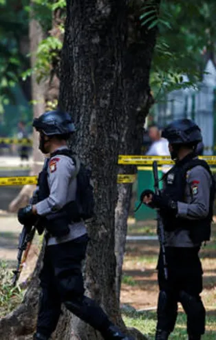 Endonezya'da patlama: 2 asker yaralandı