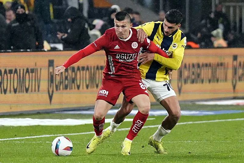 Antalyaspor zaferi sonrası Fenerbahçeli yıldıza övgü dolu sözler! "Yeni lider o" - 8