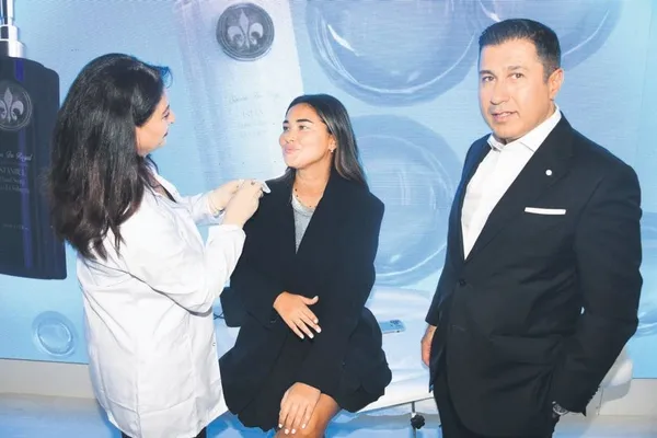 simgenin-tatil-pozlari-cok-konusulur-bikinili-cesur-pozlariyla-takipcilerini-resmen-buyuledi-1696024126256.jpeg Simge Sağın'ın tatil pozları çok konuşulur! Bikinili cesur pozlarıyla takipçilerini resmen büyüledi-14