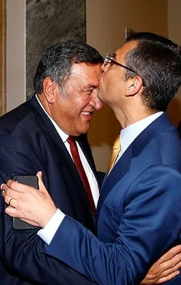 Güler misin ağlar mısın?