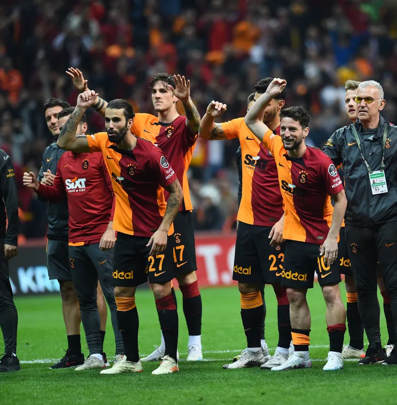 Galatasaray'dan 3 imza birden! - 8