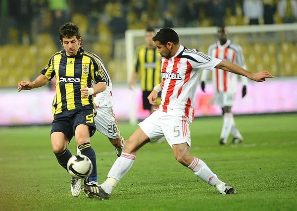 fenerbahce-ile-sivasspor-31-kez-karsilasacak-kim-ne-kadar-kazandi-1631345216913.jpg