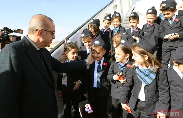 Başkan Erdoğan'a Gaziantep'te coşkulu karşılama! Davullarla zurnalarla beklediler... 6'lı masaya pankartla gönderme - 9