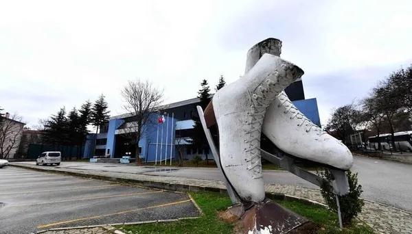 ankara-buyuksehirde-skandallar-bitmiyor-belpa-esnafina-pitbulllu-zorbalik-1644653773780.jpg Ankara Büyükşehir'de skandallar bitmiyor! BELPA esnafına pitbulllu zorbalık-3