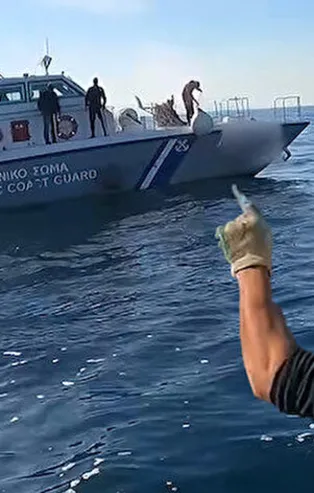 Yunan botunu geri püskürtmüştü! Bakan Çavuşoğlu'ndan balıkçı İlker Özdemir'e teşekkür