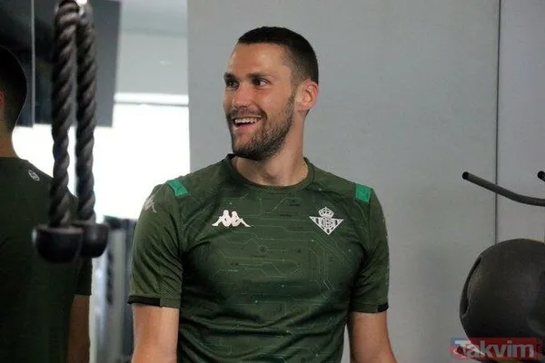 Futbol camiasında Türkiye'den ve dünyadan koronavirüse yakalanan isimler - 8