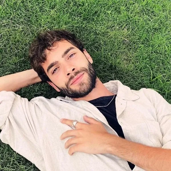 atvnin-yeni-dizi-safir-bomba-gibi-geliyor-burak-berkay-akgul-iddiali-konustu-1693564627449.jpg ATV’nin yeni dizi Safir bomba gibi geliyor! Burak Berkay Akgül iddialı konuştu-5