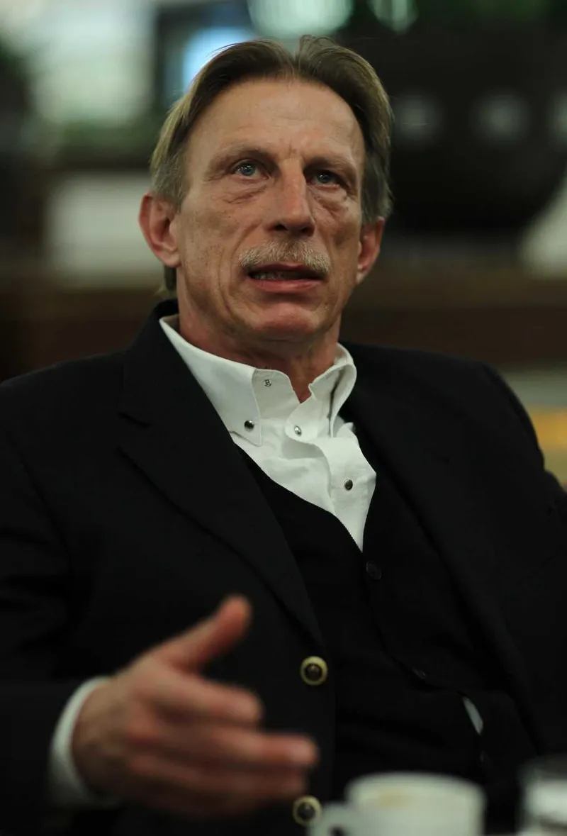 christoph-daum-neden-oldu-hastaligi-neydi-fenerbahce-ve-besiktasin-eski-hocasiydi-christoph-daum-kimdir-kac-ya-1724574483591.jpg