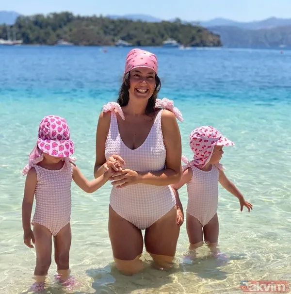 EDHO’nun Bahar’ı Pelin Akil ikiz kızlarıyla bir örnek giyindi! Pembe mayosuyla plaj pozlarını paylaştı gören dönüp bir daha baktı - 7