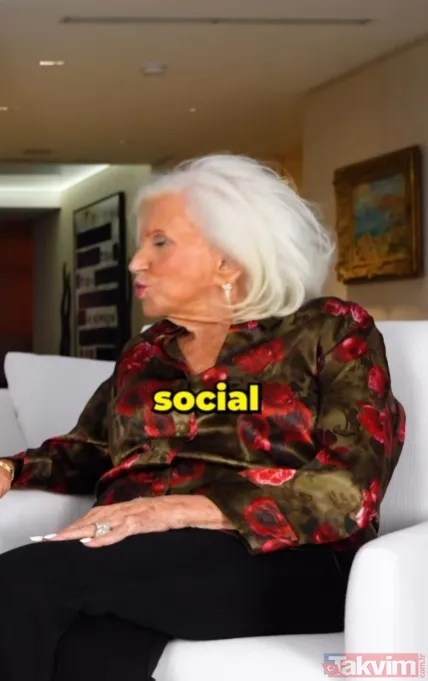 "Günde En Az İki Kitap Okuyorum. Dans Etmeyi Severim, Tiyatroya Sık Giderdik. Güzel Bir Sosyal Hayatınız Olsun." Yemek Sorulunca Cevabı Oldukça Rahattı: "Her...