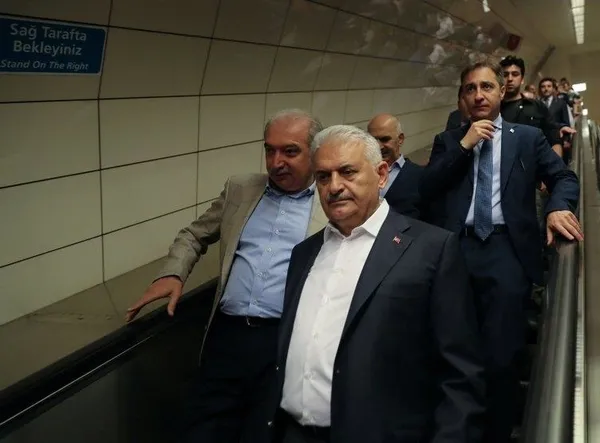 Başbakan Yıldırım metro ve Marmaray'ı kullandı-2