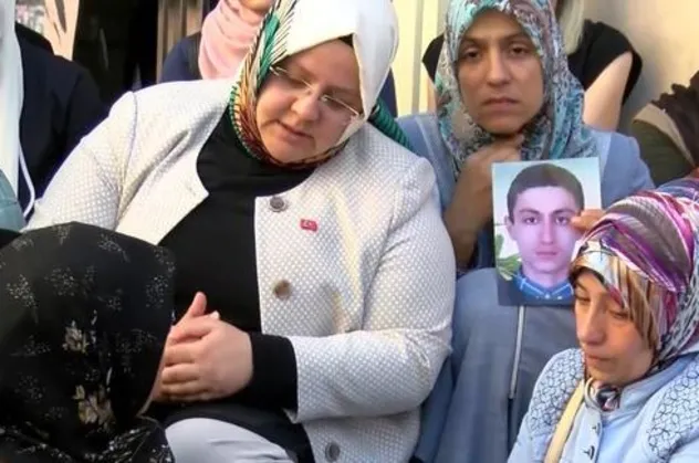 Aile Bakanı Selçuk, mağdur annelere destek için Diyarbakır'da