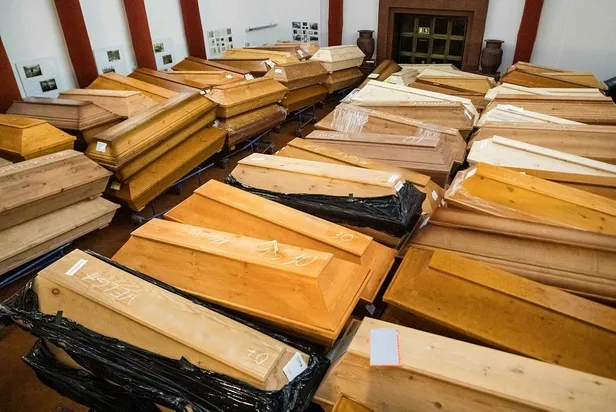 Yeni tip koronavirüsten ölenlerin sayısı dünya genelinde 2 milyonu geçti-2