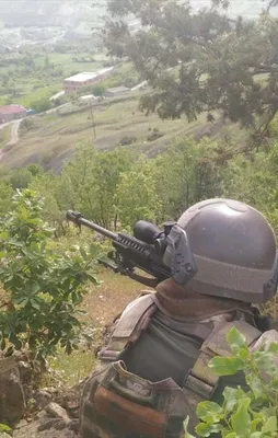 Diyarbakır'da teröristlere ait 8 sığınak imha edildi