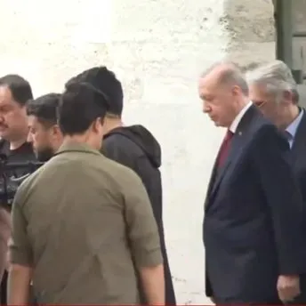 Hasan Kılıç Hoca Efendi’ye veda! Başkan Erdoğan Fatih Camii’nde