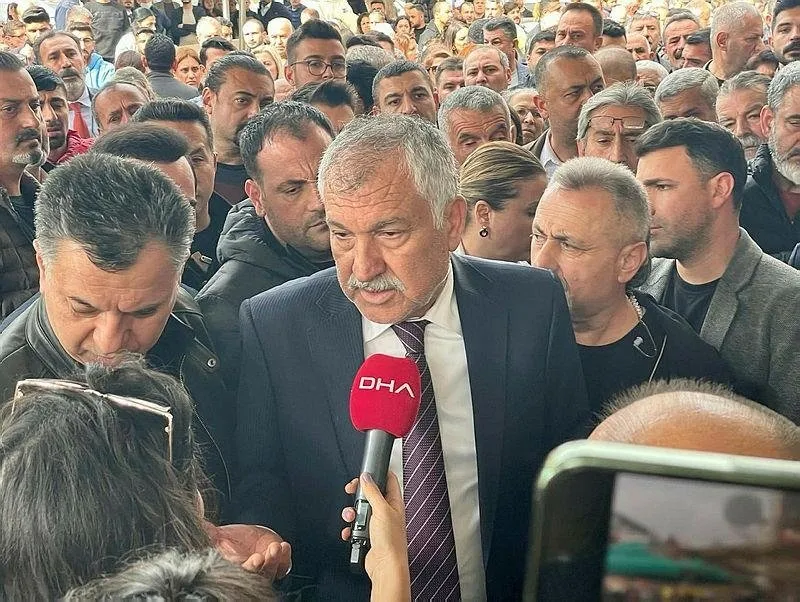 CHP'li Adana Büyükşehir Başkanı Zeydan Karalar hastane çıkışında açıklama yaptı.