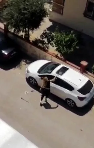 Antalya’da demir çubuklu kadın dehşet saçtı!