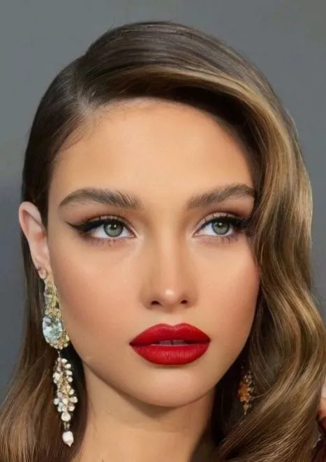 2024 yılının en iyi gelin makyajları listelendi! Z kuşağı böyle tercih ediyor! Modern ve çekici görünüm için...-6