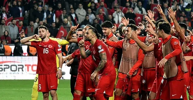 Vincenzo Montella'dan galibiyet sonrası mutluluk sözleri! "Bu takımın başında olmaktan dolayı gurur duyuyorum"