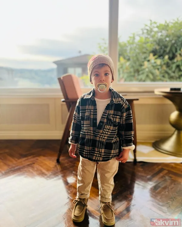 8 yıllık evliliğin meyvesi! Ceyda Düvenci oğluyla tatilde! Kumsal pozları sosyal medyayı salladı! Bülent Şakrak’ın oğlu ilgi odağı oldu - 13