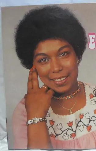 Esmeray ne zaman öldü? Unutama Beni şarkısı kime ait? Masumlar Apartmanı'nda çalan şarkı...