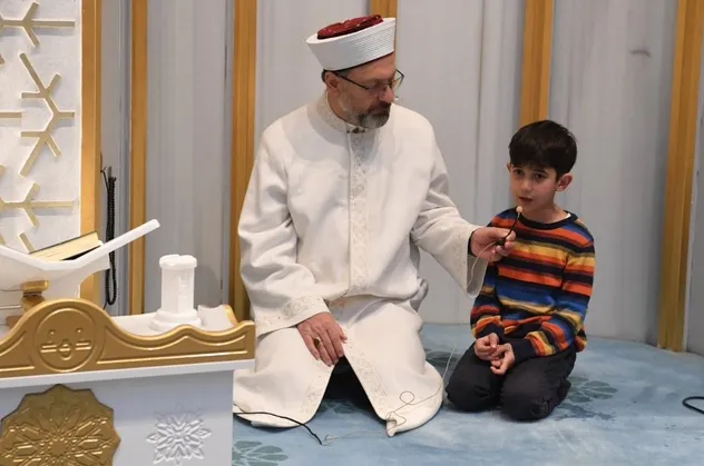 Diyanet İşleri Başkanı Erbaş paylaştı: Çocuklar camilerimizin süsüdür