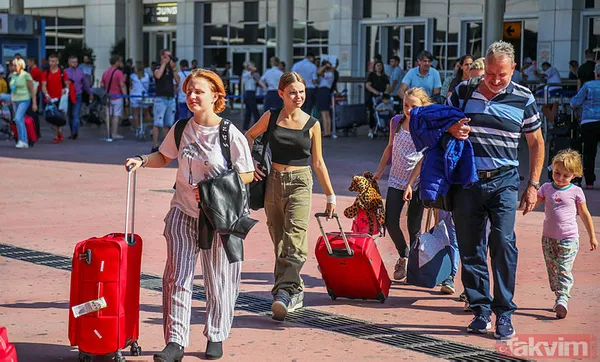 Antalya'da tüm zamanların en iyi ekim ayı! Turist sayısı geçen yıla göre yüzde 48 artışla 12 milyon 743 bine ulaştı - 2