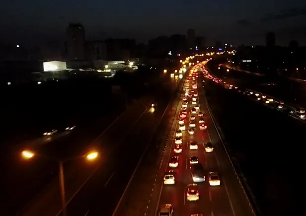 SON DAKİKA: Tam kapanma öncesi İstanbul'da trafik yoğunluğu geceden başladı!-2