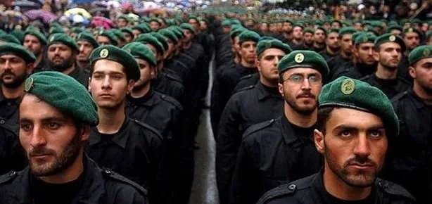 İran paramiliter ordu kuruyor