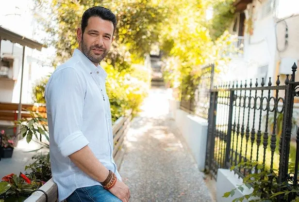 Kendisi benim stilistim olur diyerek tanıttığı güzelle el ele görüntülenen ünlü şarkıcı Keremcem yakayı ele verdi!-3