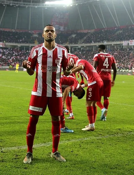 Süper Lig’de Sivasspor fırtınası esiyor! Yiğido az parayla büyük işler başarıyor...-3