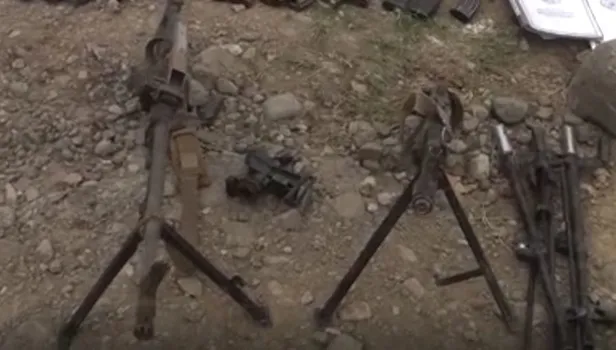 Azerbaycan ordusu ilerliyor! Ermenistan askerleri silahlarını bırakıp kaçtı