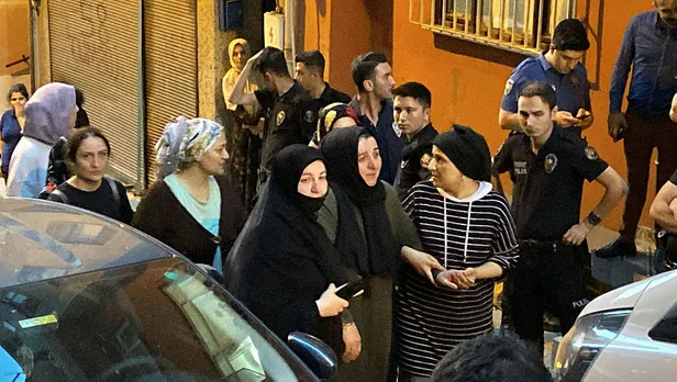 İstanbul Kağıthane'de ev sahibi ile kiracının kavgasında kan aktı! Ölen adamın yakınları sokakta feryat etti-7