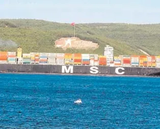 Boğaz’dan dev geçti