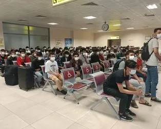Düzensiz 272 göçmen sınır dışı edildi!