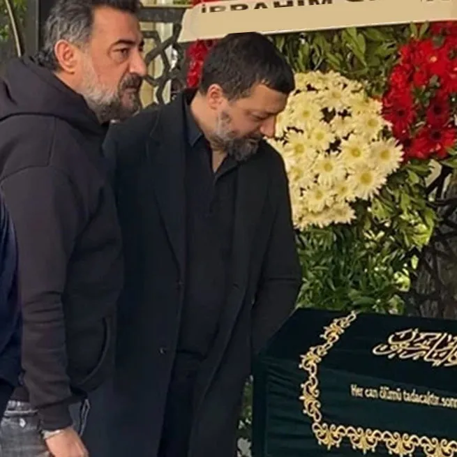 mehmet-erdem-babasini-kaybetti-son-yolculuguna-ugurlandi-1765369425873.jpg
