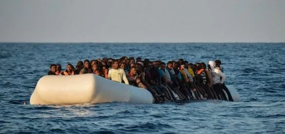 Akdeniz'in Libya ile İtalya arasında kalan bölümünde son iki günde 6 bin göçmen kurtarıldı. Kurtarılan göçmenler Golfo Azurro adlı gemiyle İtalya'daki limanlara taşındı